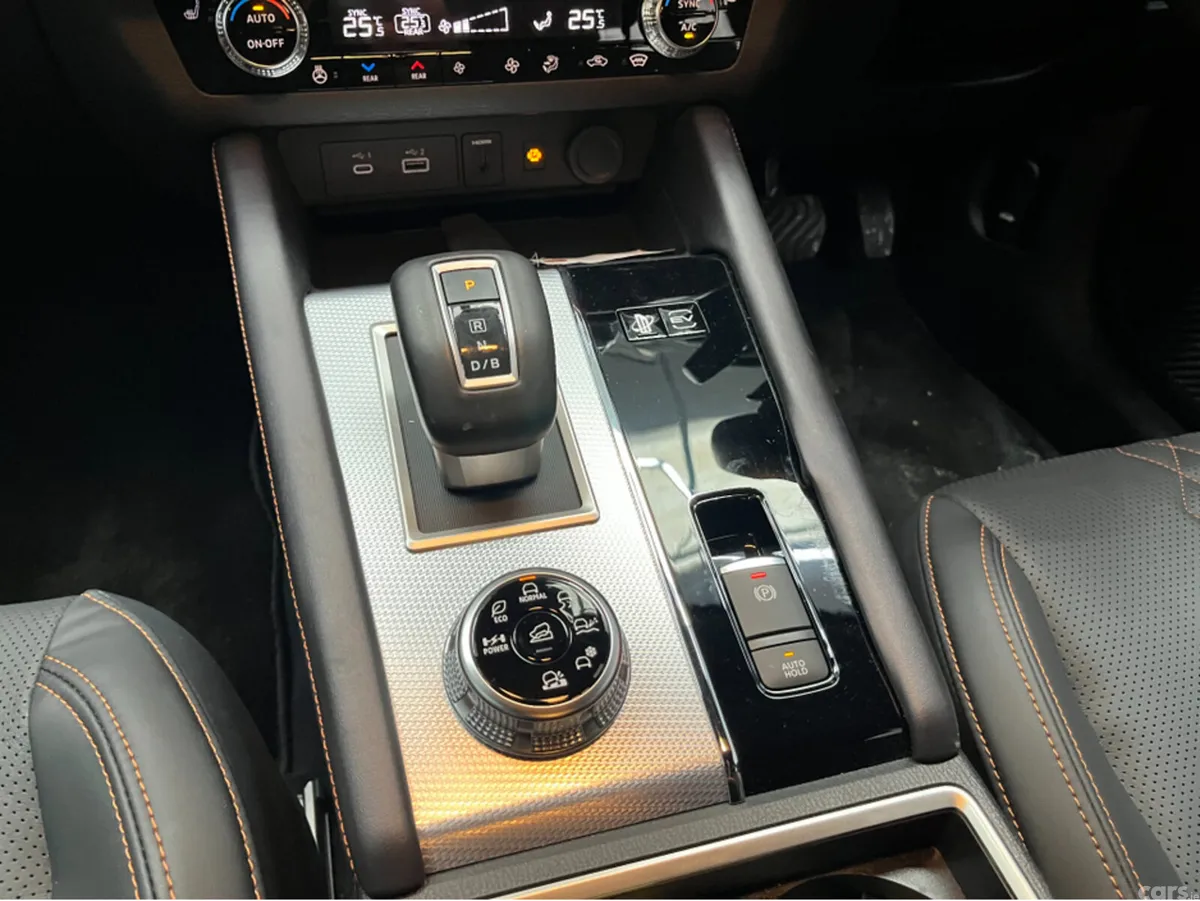 Mitsubishi Outlander SUV, Petrol Plug-in Hybrid, 2024, Black