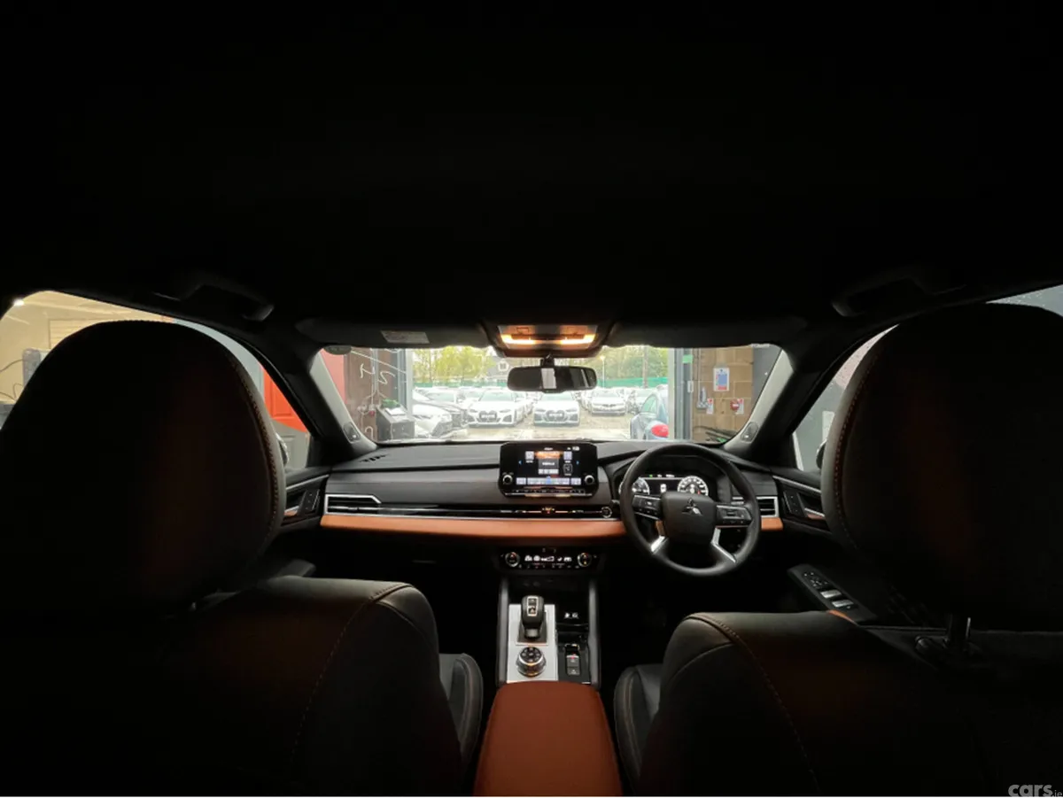 Mitsubishi Outlander SUV, Petrol Plug-in Hybrid, 2024, Black