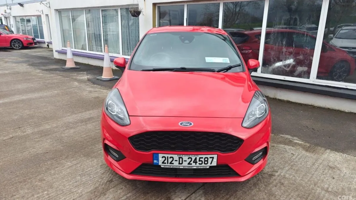 Ford Fiesta Hatchback, Petrol, 2021, Red