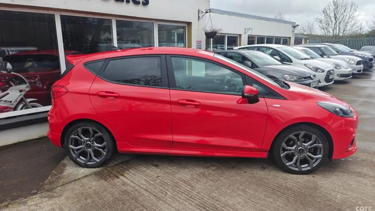 Ford Fiesta Hatchback, Petrol, 2021, Red