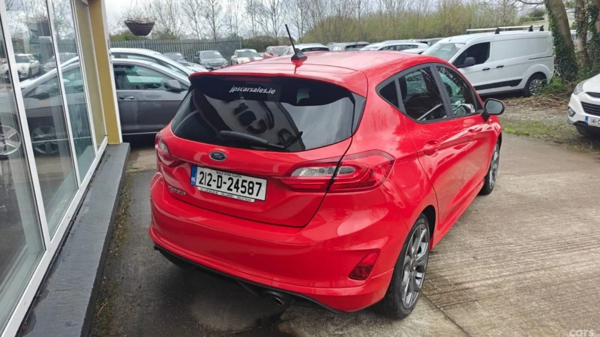 Ford Fiesta Hatchback, Petrol, 2021, Red