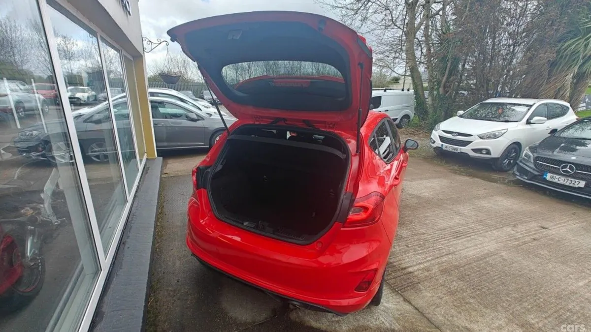 Ford Fiesta Hatchback, Petrol, 2021, Red