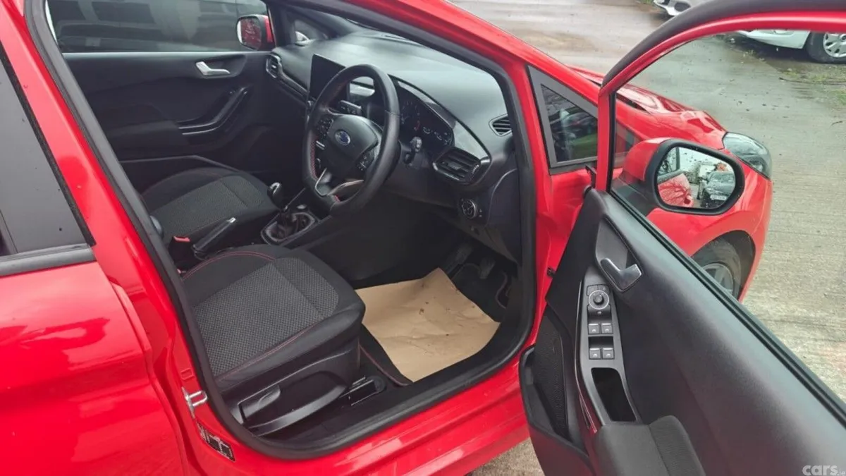 Ford Fiesta Hatchback, Petrol, 2021, Red