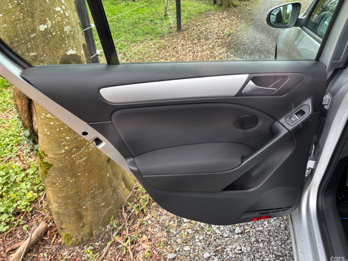 Volkswagen Golf Hatchback, Diesel, 2010, Silver
