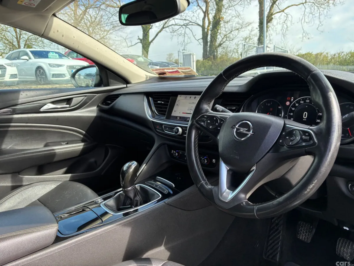 Opel Insignia Hatchback, Diesel, 2018, Black