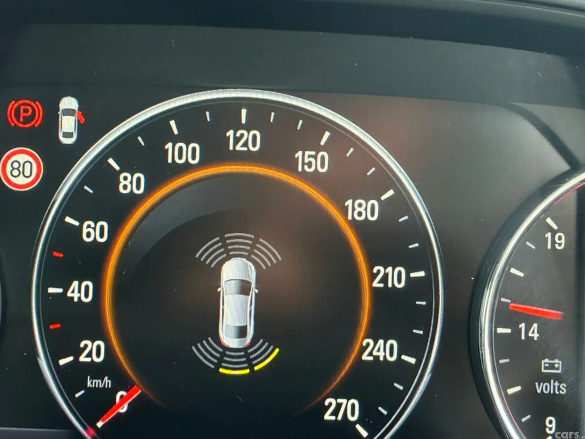 Opel Insignia Hatchback, Diesel, 2018, Black
