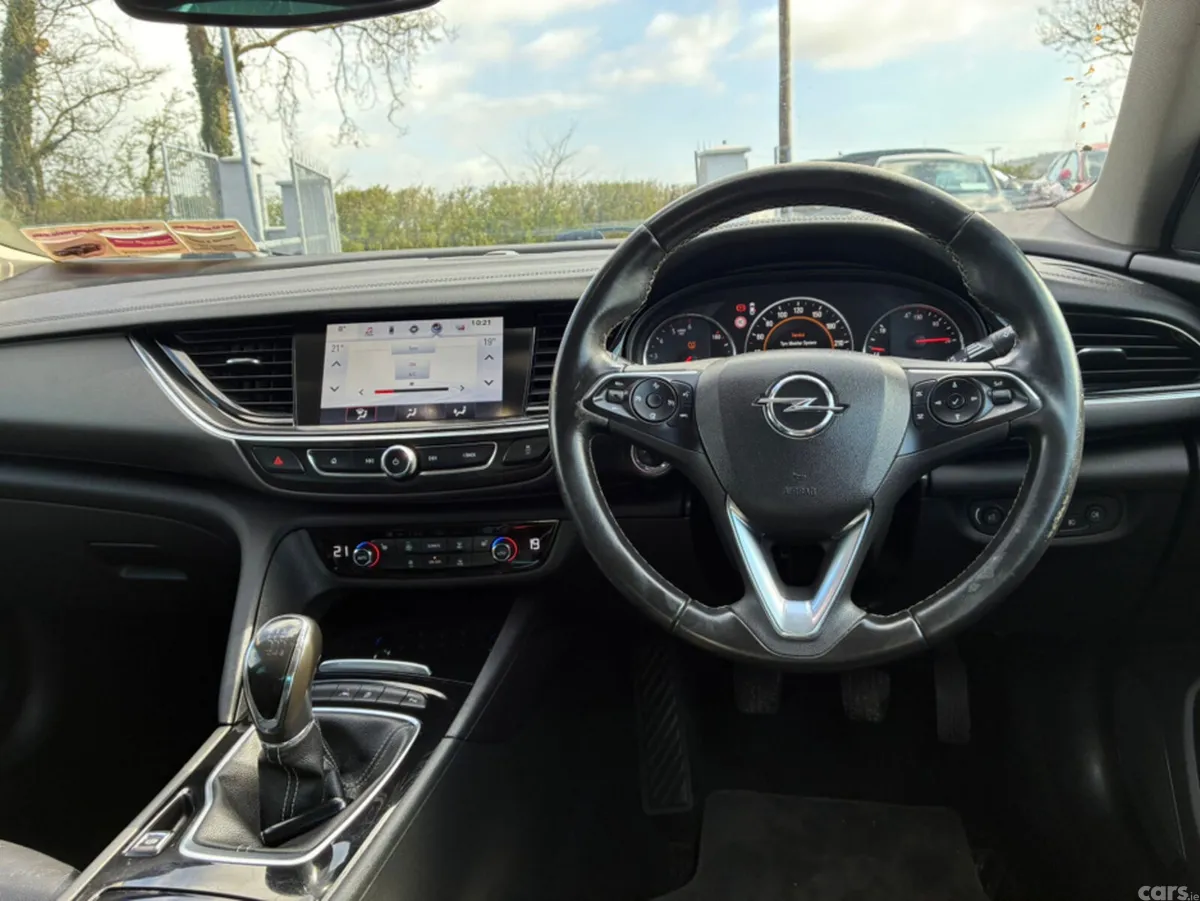 Opel Insignia Hatchback, Diesel, 2018, Black