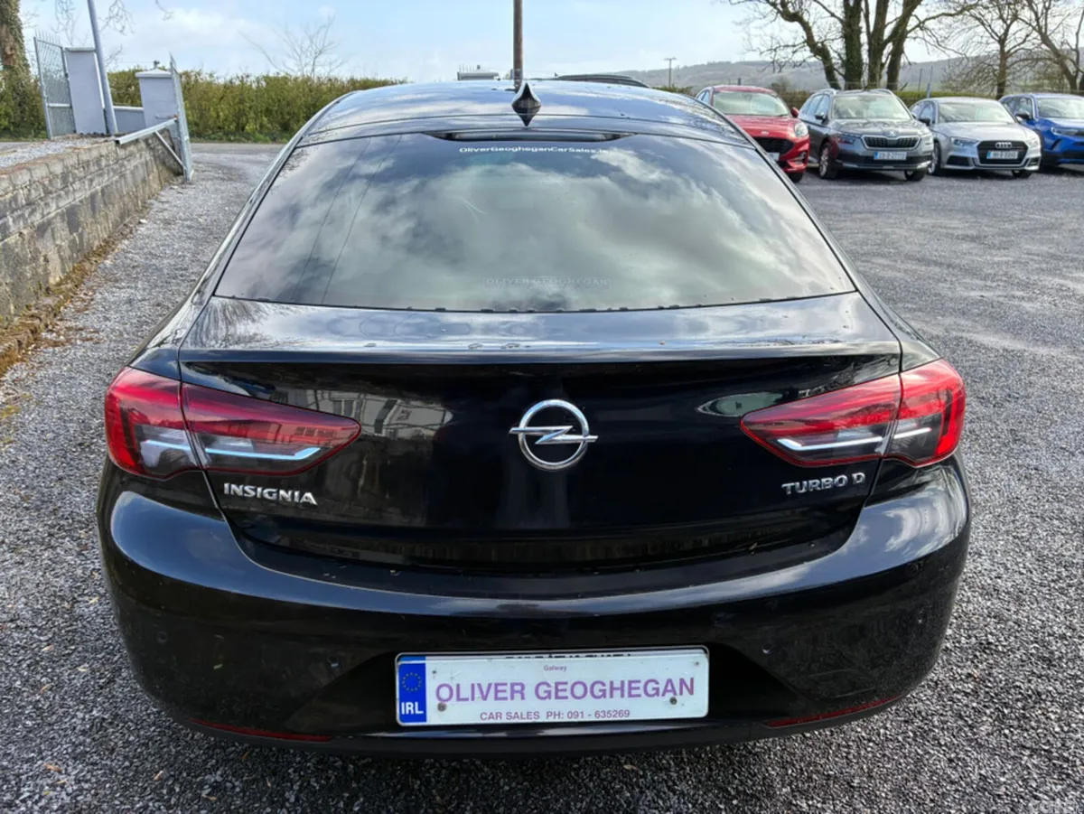 Opel Insignia Hatchback, Diesel, 2018, Black
