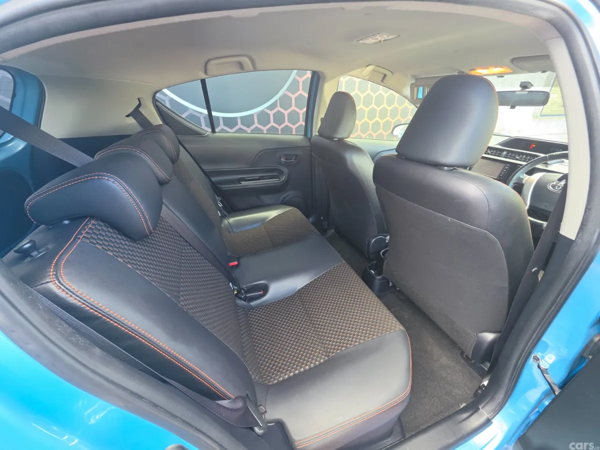 Toyota Aqua Hatchback, Petrol Hybrid, 2015, Blue