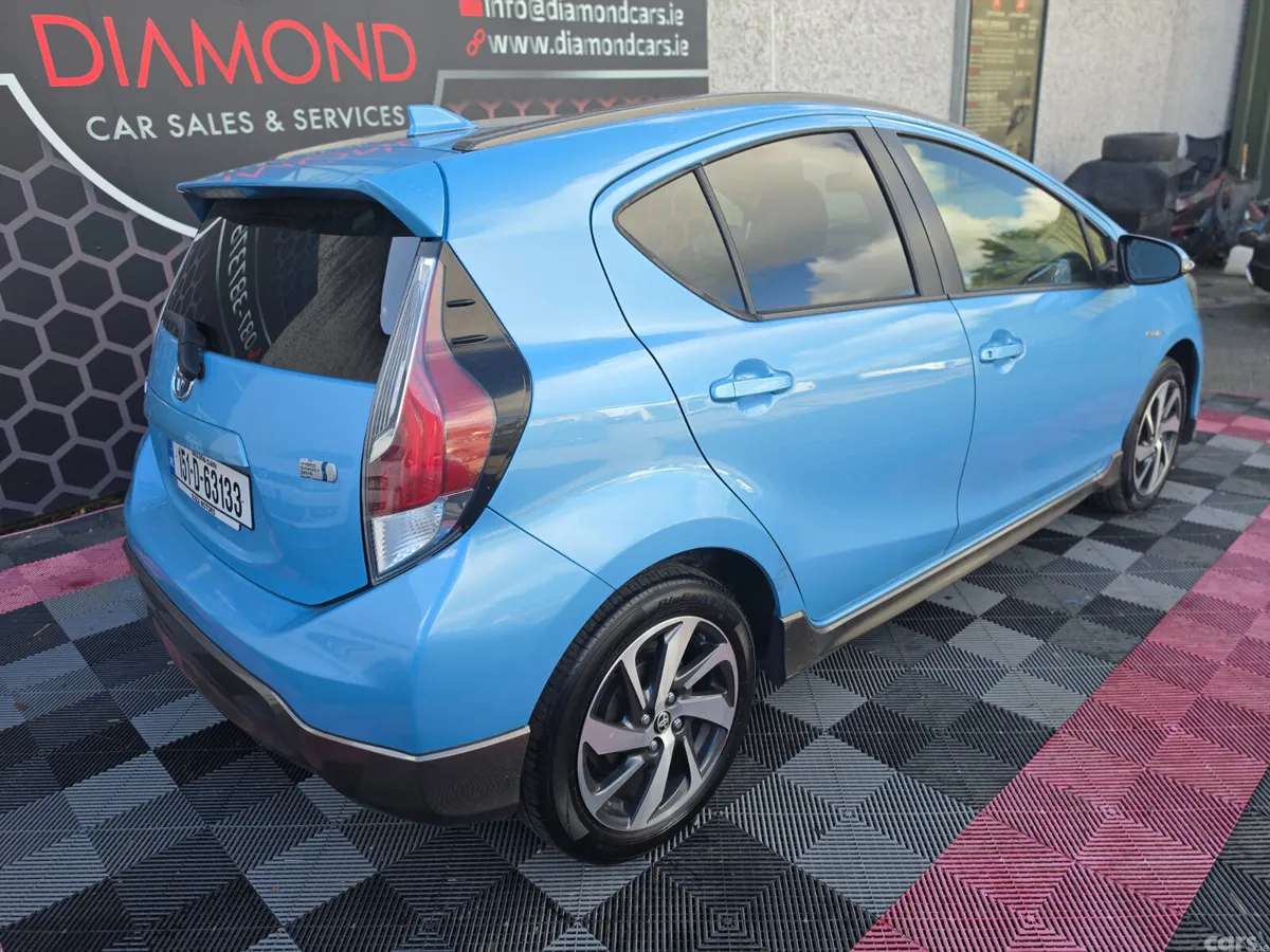 Toyota Aqua Hatchback, Petrol Hybrid, 2015, Blue