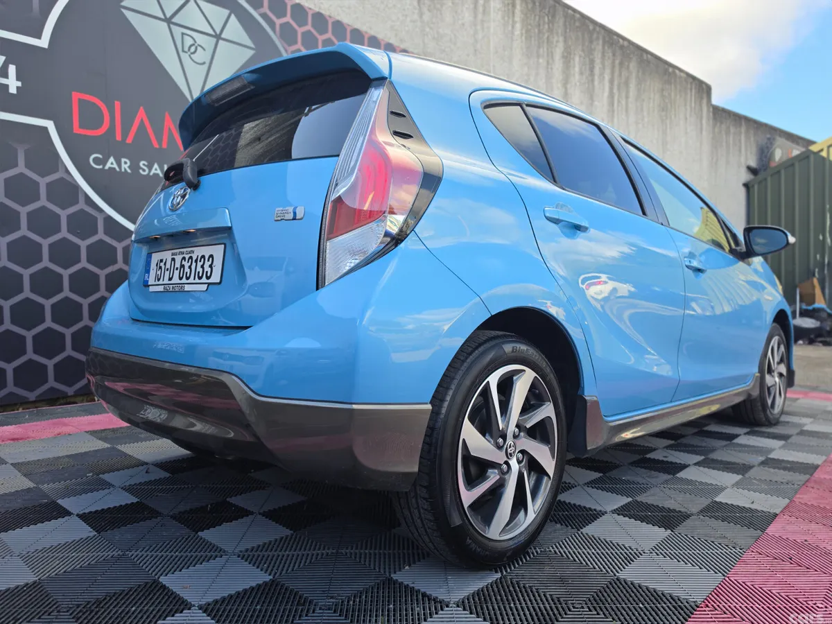 Toyota Aqua Hatchback, Petrol Hybrid, 2015, Blue