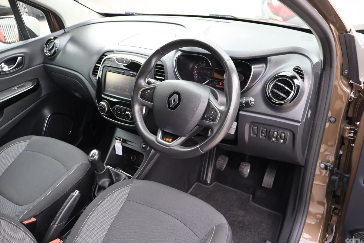 Renault Captur Hatchback, Diesel, 2017, Brown