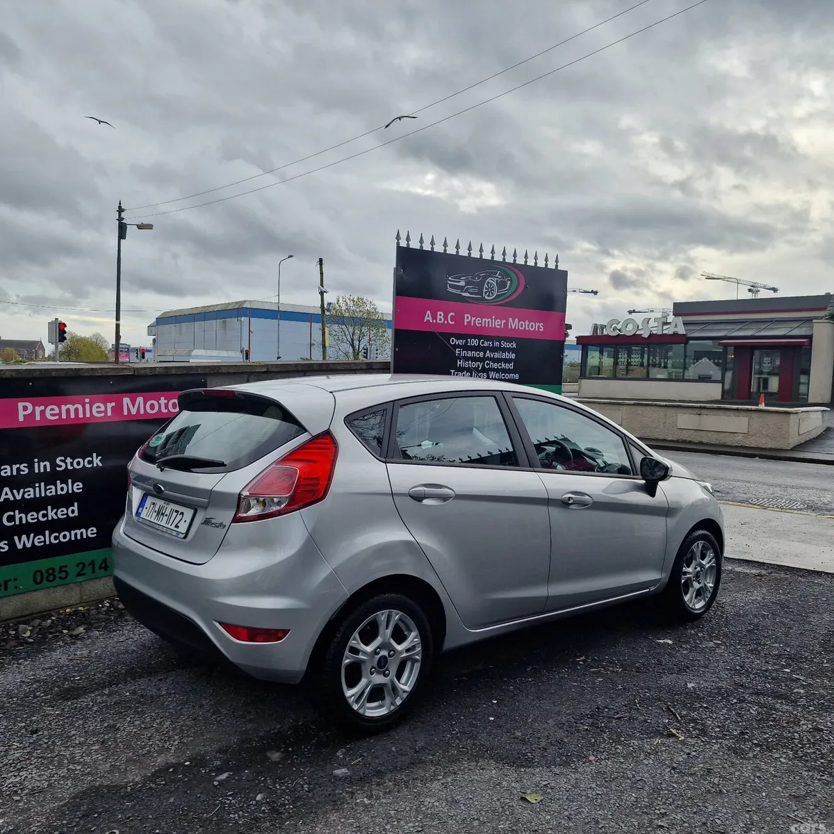 Ford Fiesta Hatchback, Petrol, 2017, Grey