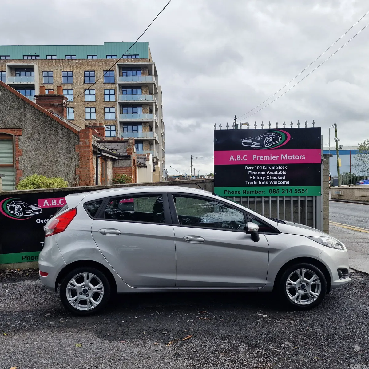Ford Fiesta Hatchback, Petrol, 2017, Grey