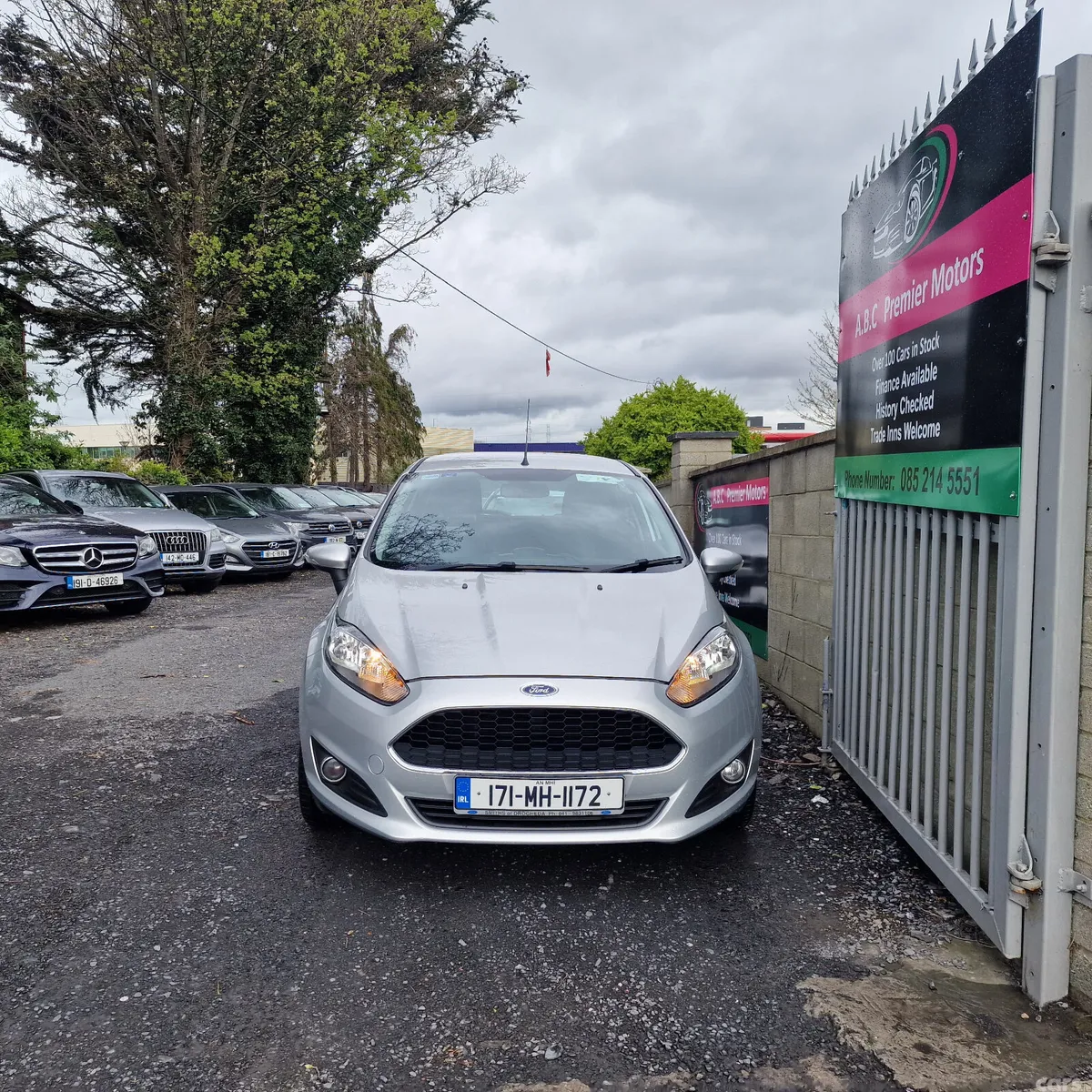 Ford Fiesta Hatchback, Petrol, 2017, Grey