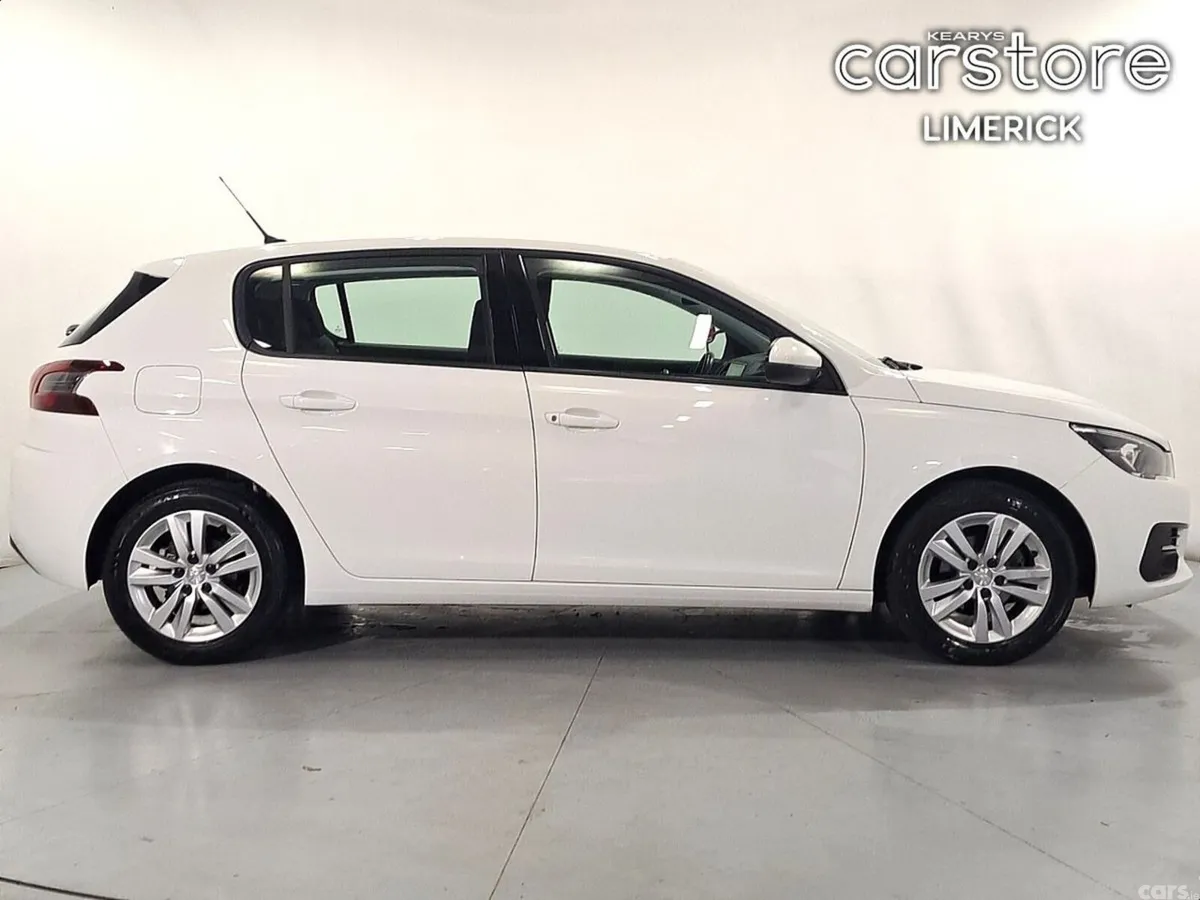 Peugeot 308 Hatchback, Petrol, 2020, White