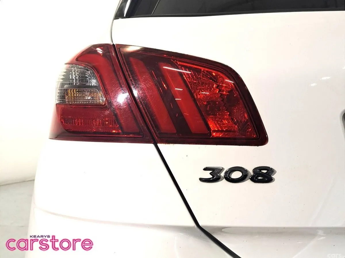 Peugeot 308 Hatchback, Petrol, 2020, White