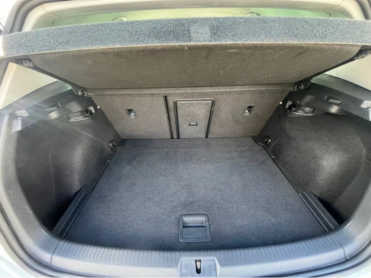 Volkswagen Golf Hatchback, Diesel, 2020, White