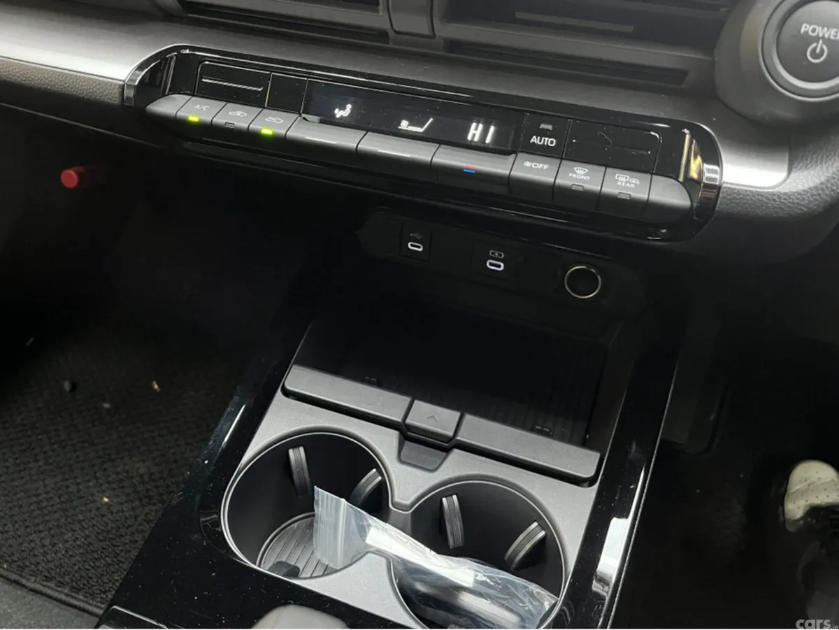 Toyota Prius Saloon, Petrol Hybrid, 2025, Silver