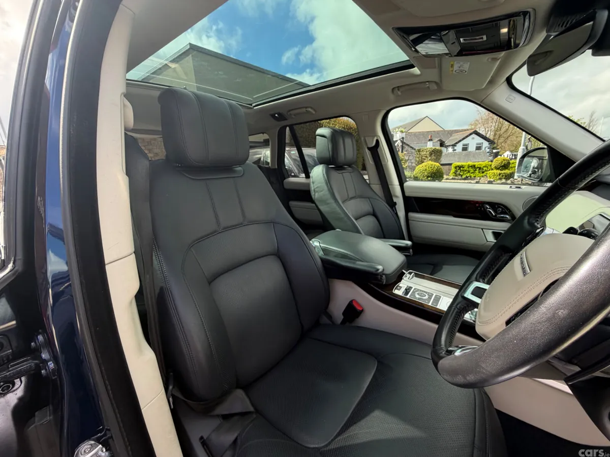 Land Rover Range Rover SUV, Petrol Plug-in Hybrid, 2019, Blue