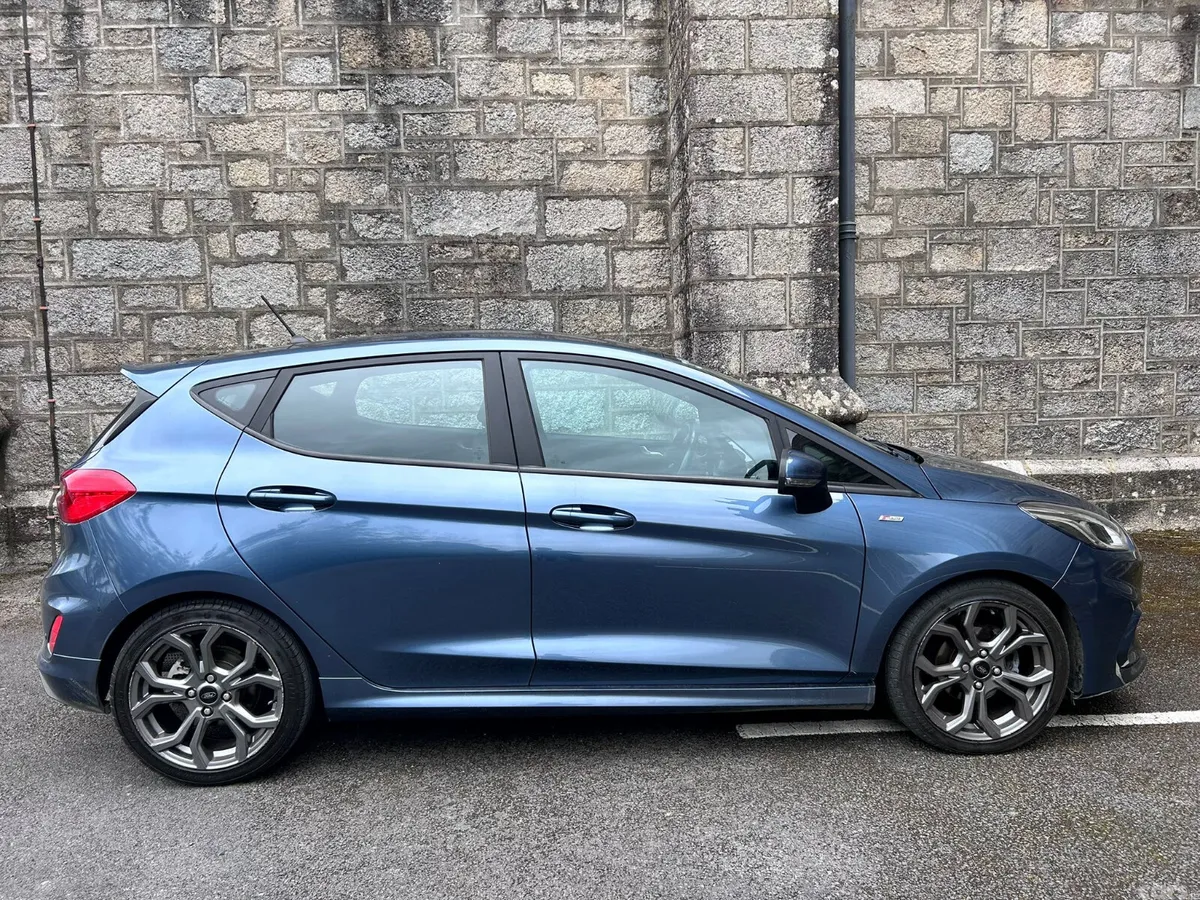 Ford Fiesta Hatchback, Petrol, 2018, Blue