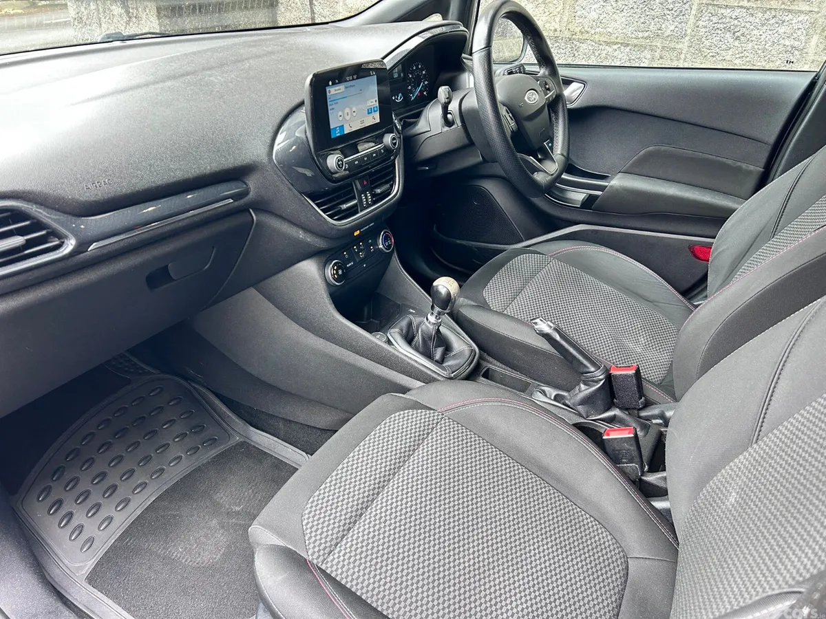 Ford Fiesta Hatchback, Petrol, 2018, Blue
