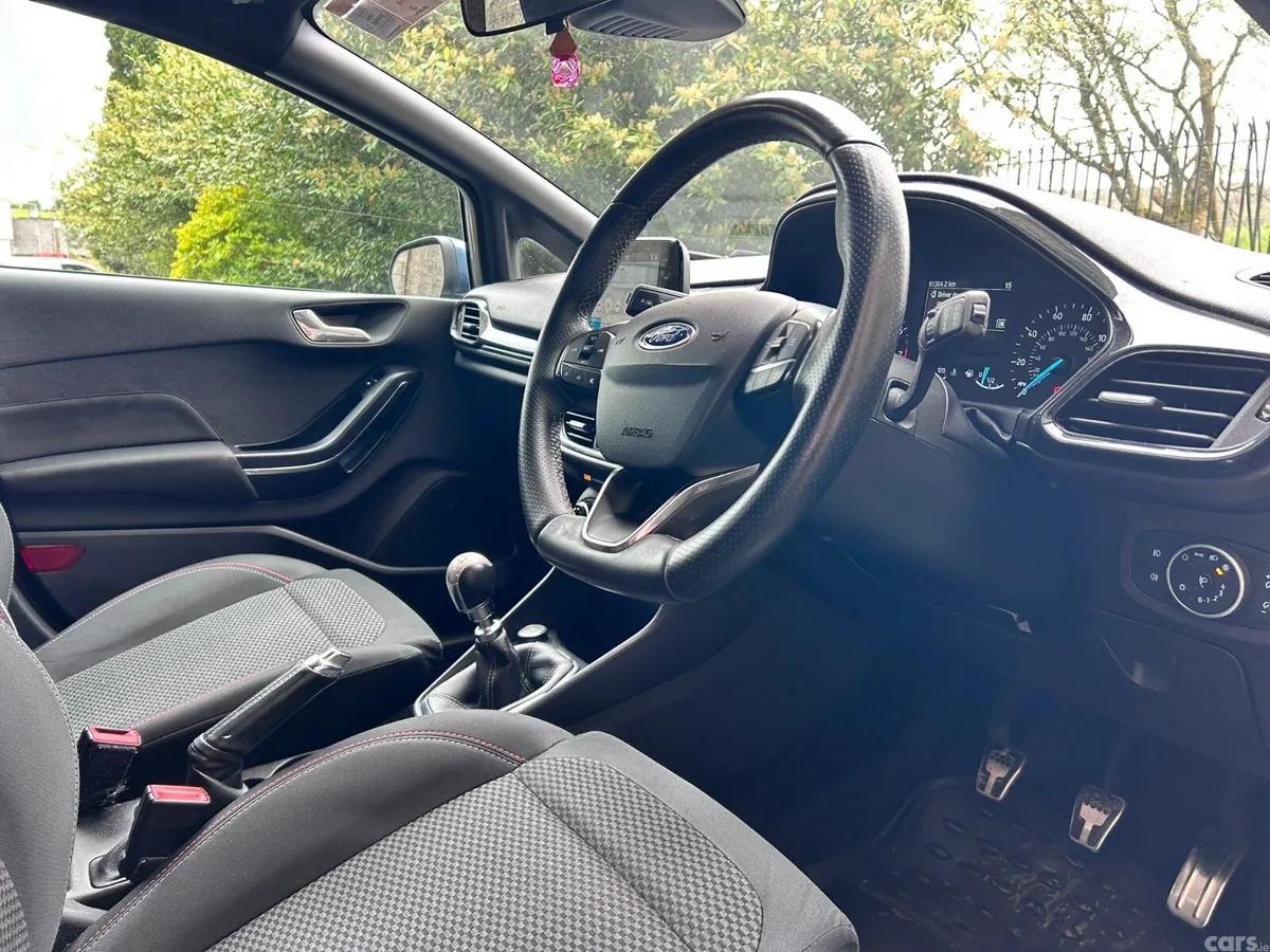 Ford Fiesta Hatchback, Petrol, 2018, Blue