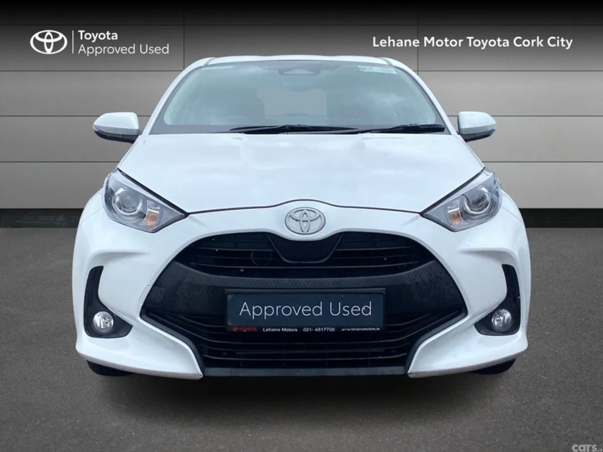 Toyota Yaris Hatchback, Petrol Hybrid, 2024, White