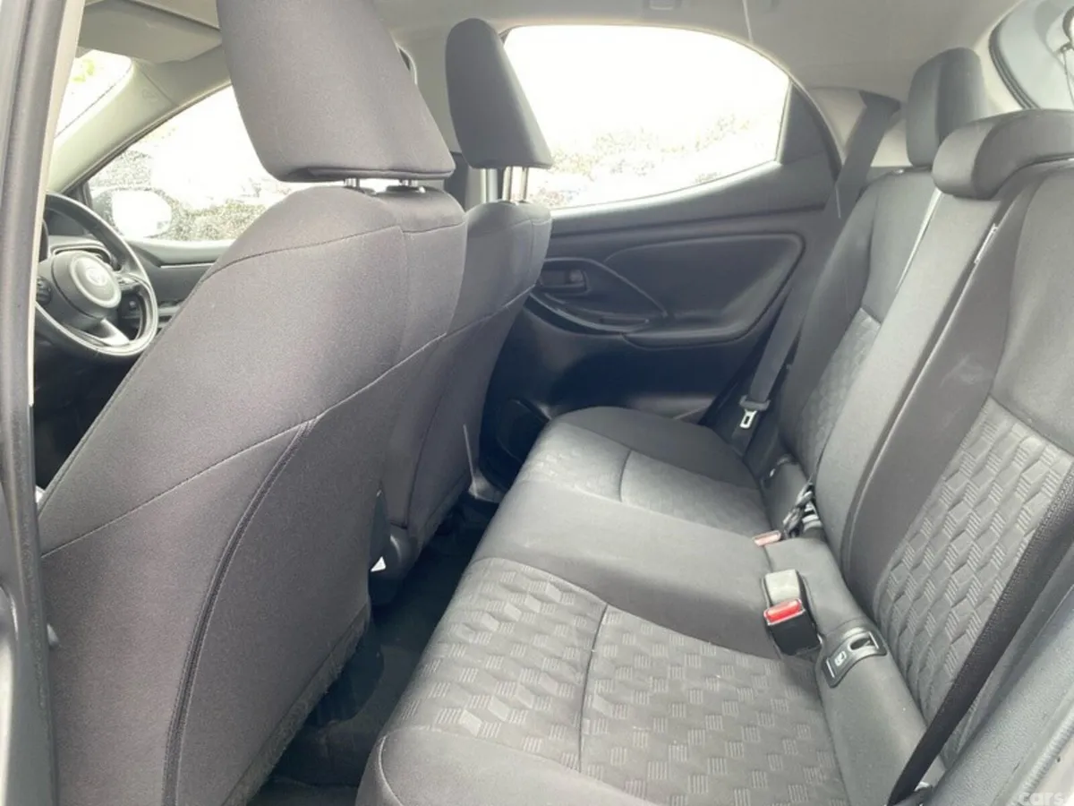 Toyota Yaris Hatchback, Petrol Hybrid, 2024, White