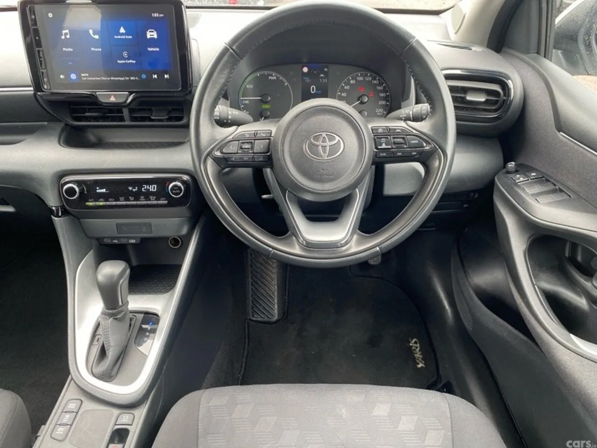 Toyota Yaris Hatchback, Petrol Hybrid, 2024, White