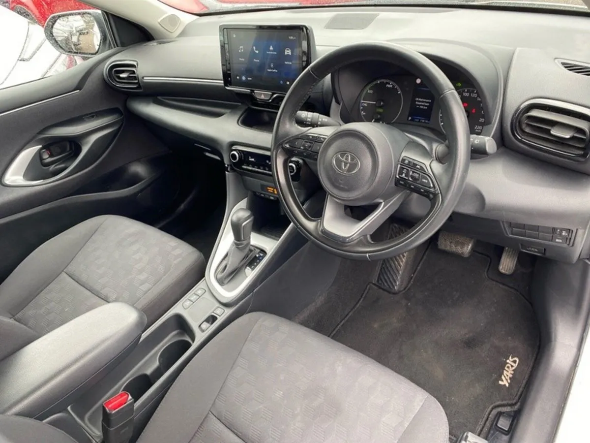 Toyota Yaris Hatchback, Petrol Hybrid, 2024, White