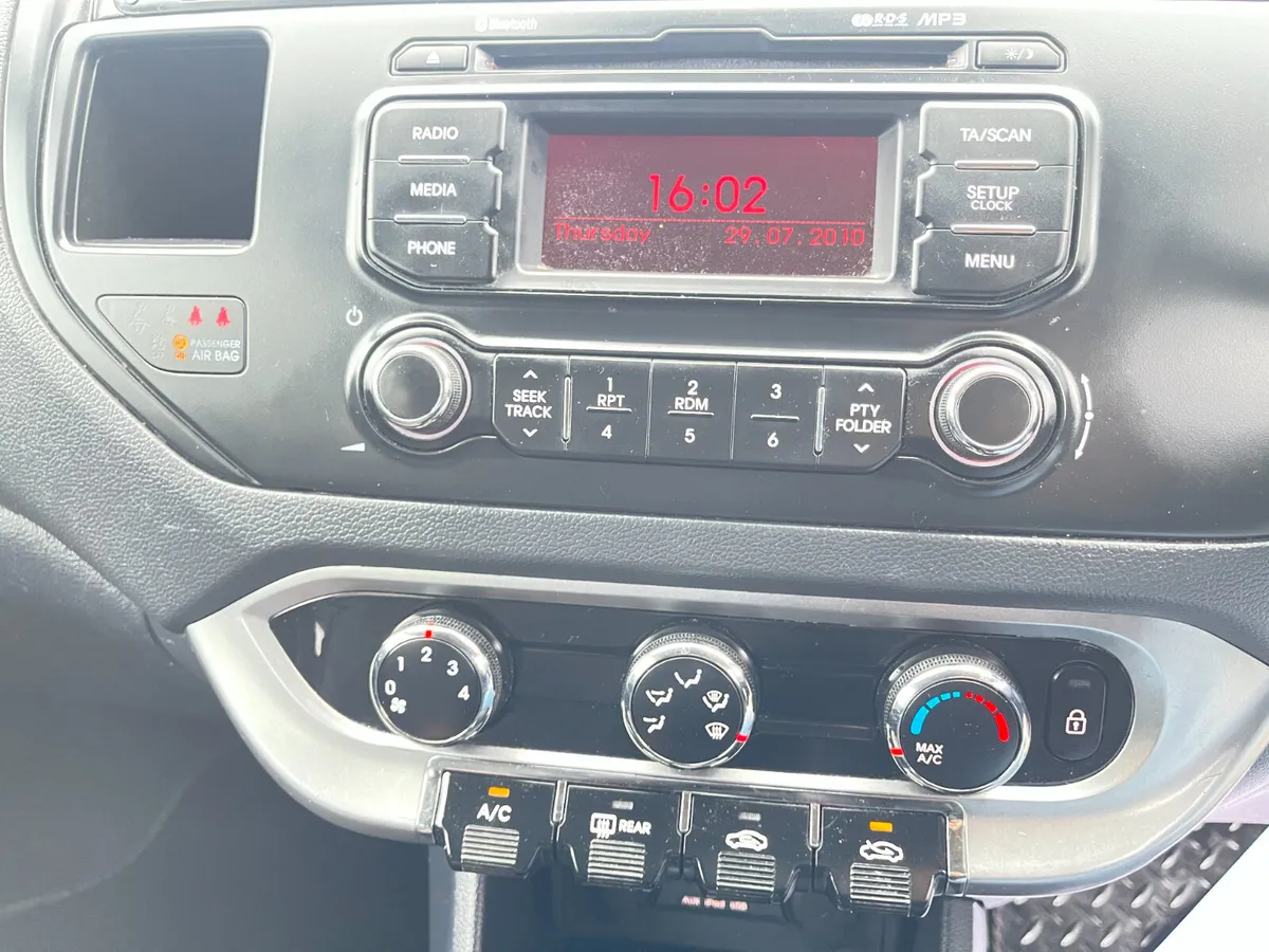Kia Rio Hatchback, Petrol, 2012, Black