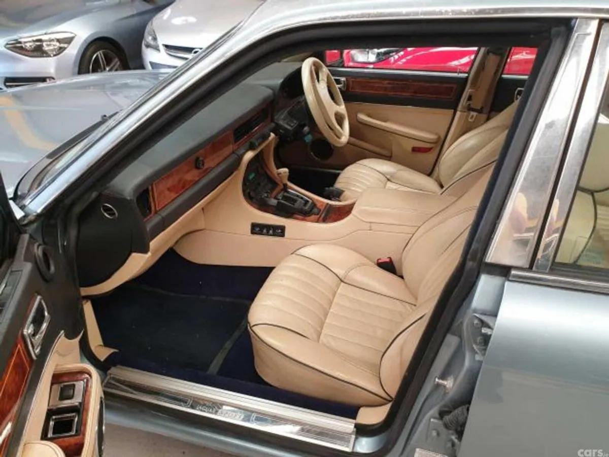 Jaguar XJ Saloon, Petrol, 1990, Blue