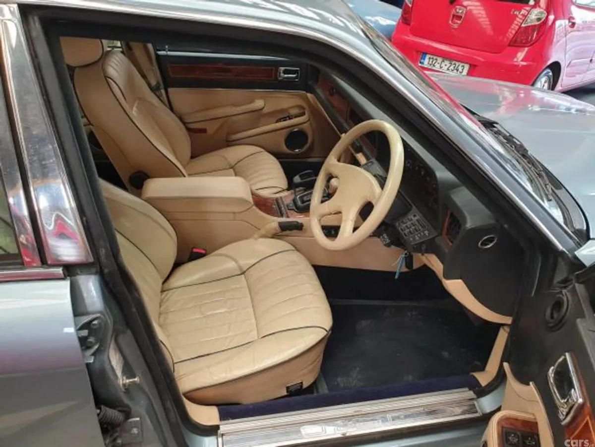 Jaguar XJ Saloon, Petrol, 1990, Blue