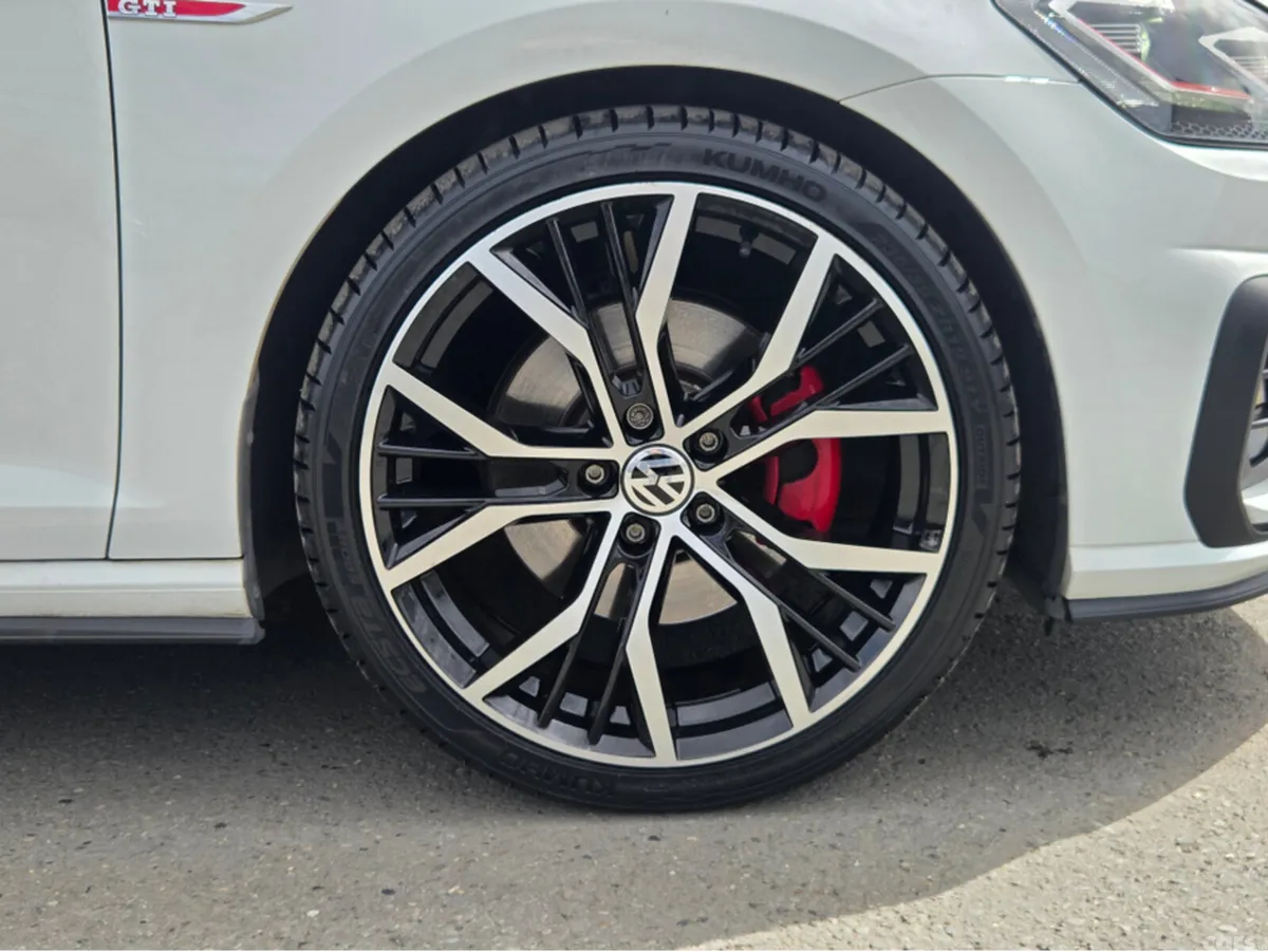 Volkswagen Golf Hatchback, Petrol, 2018, White