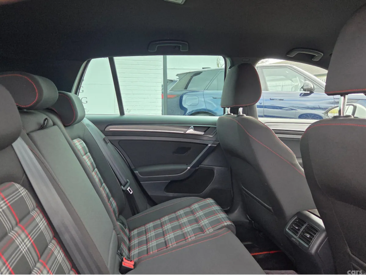 Volkswagen Golf Hatchback, Petrol, 2018, White