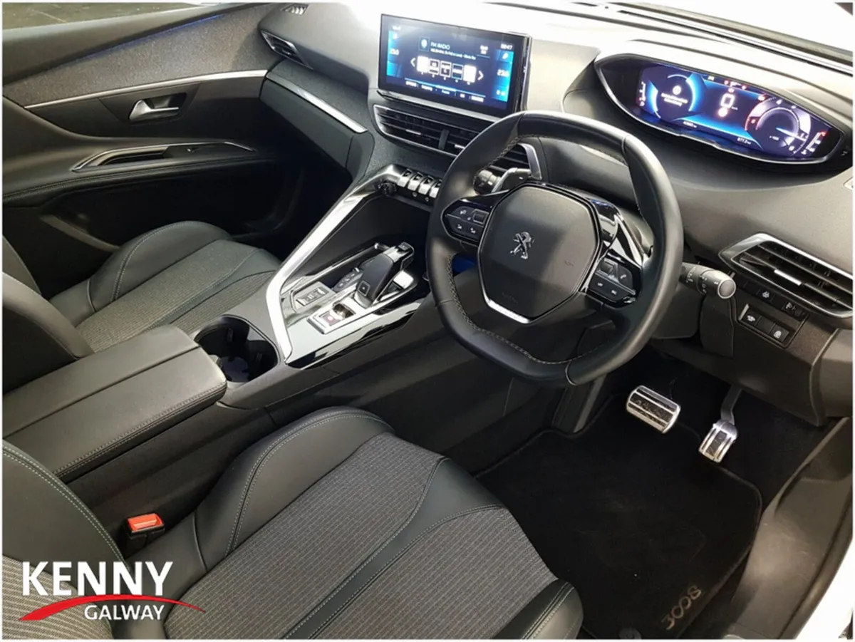 Peugeot 3008 MPV, Diesel, 2023, White