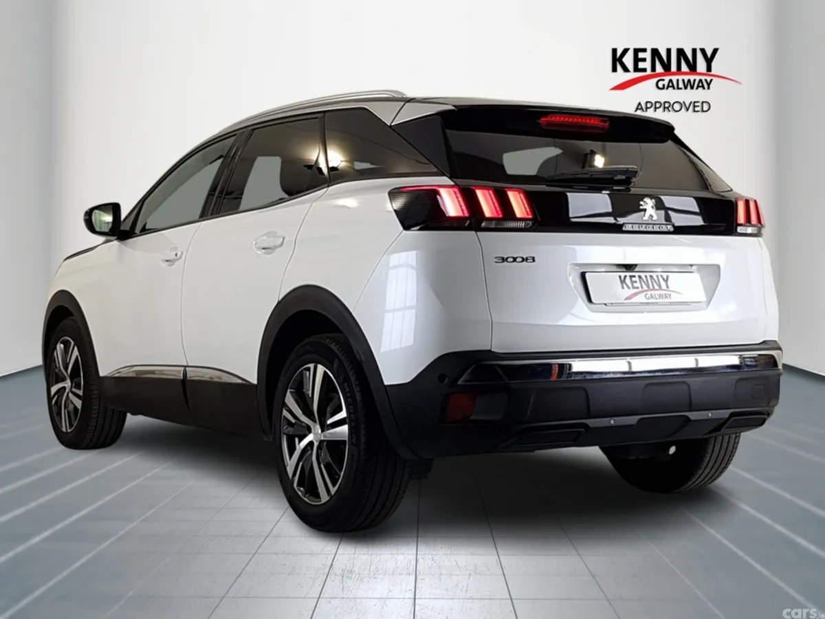 Peugeot 3008 MPV, Diesel, 2023, White