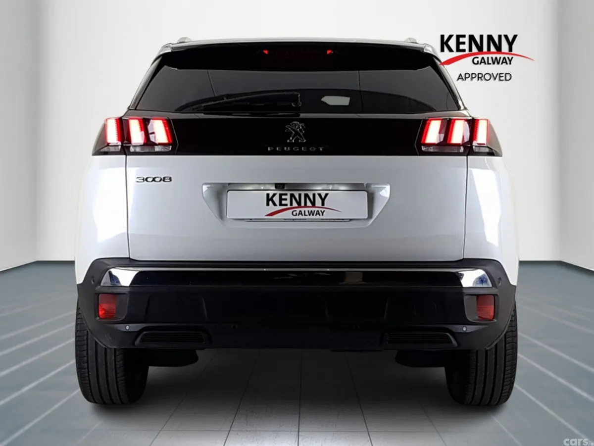 Peugeot 3008 MPV, Diesel, 2023, White