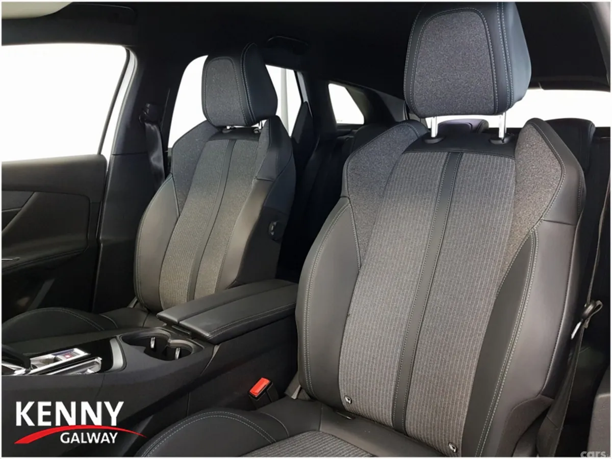 Peugeot 3008 MPV, Diesel, 2023, White