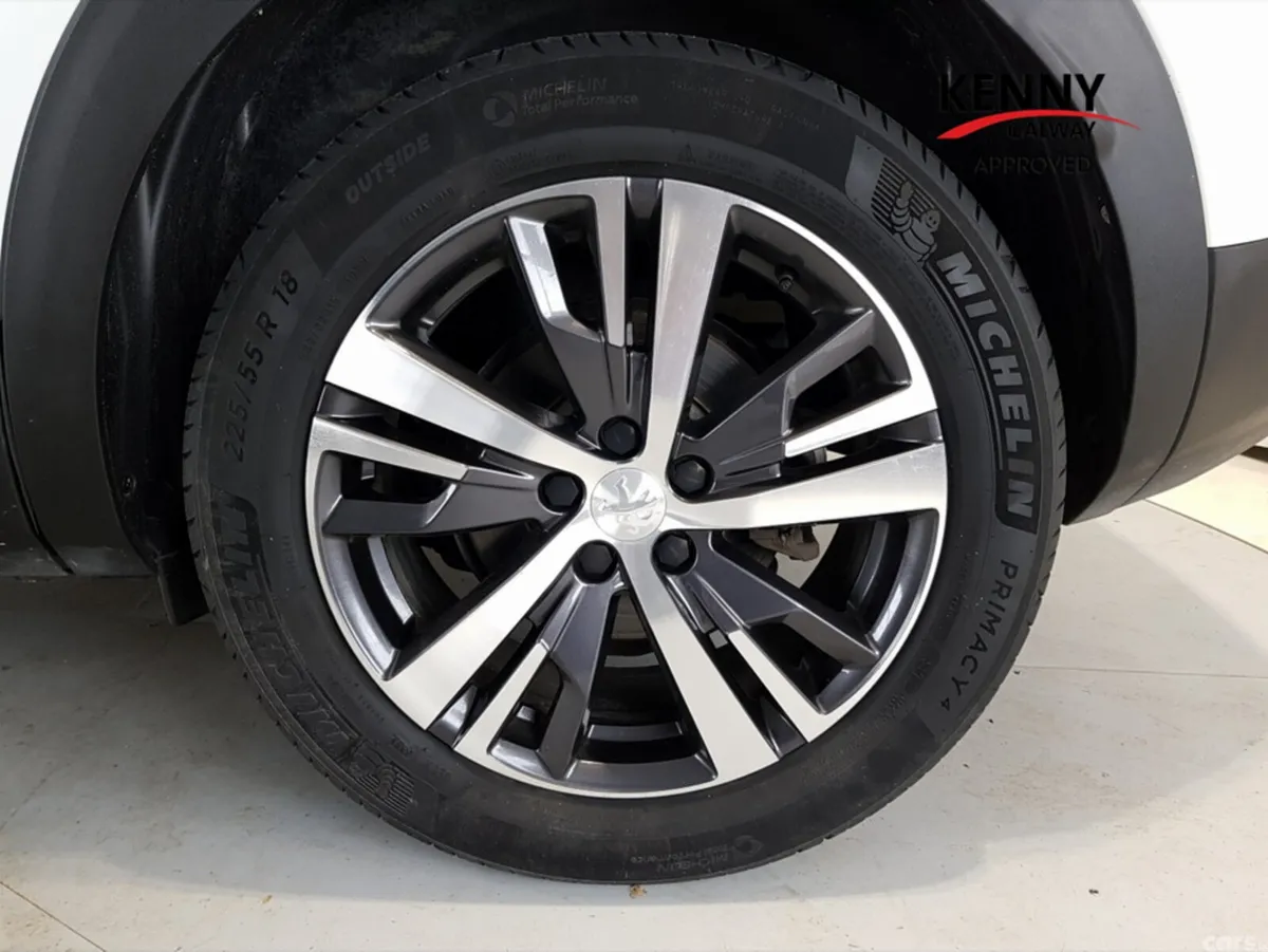 Peugeot 3008 MPV, Diesel, 2023, White
