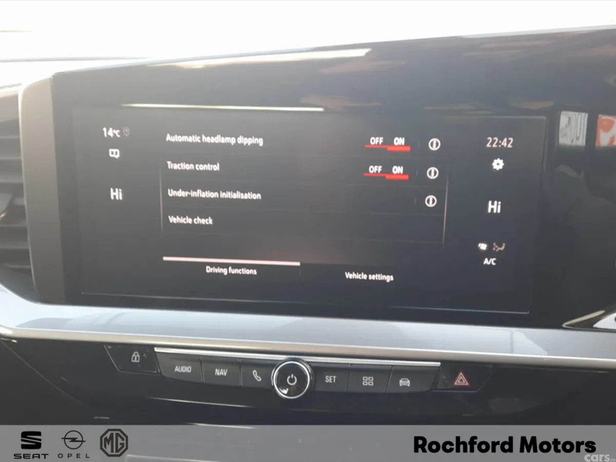 Opel Mokka MPV, Petrol, 2023, Red
