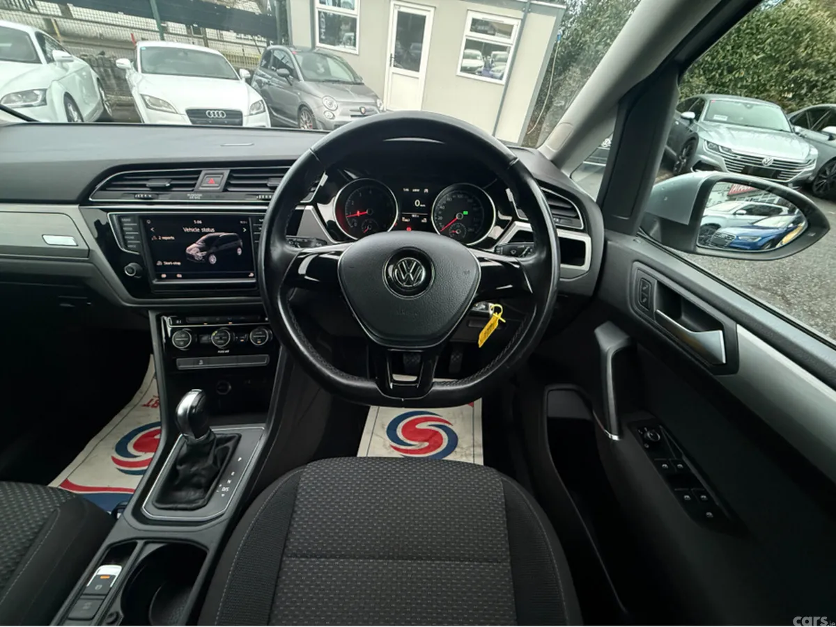Volkswagen Touran MPV, Petrol, 2016, Silver