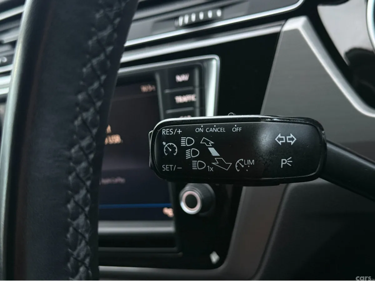 Volkswagen Touran MPV, Petrol, 2016, Silver