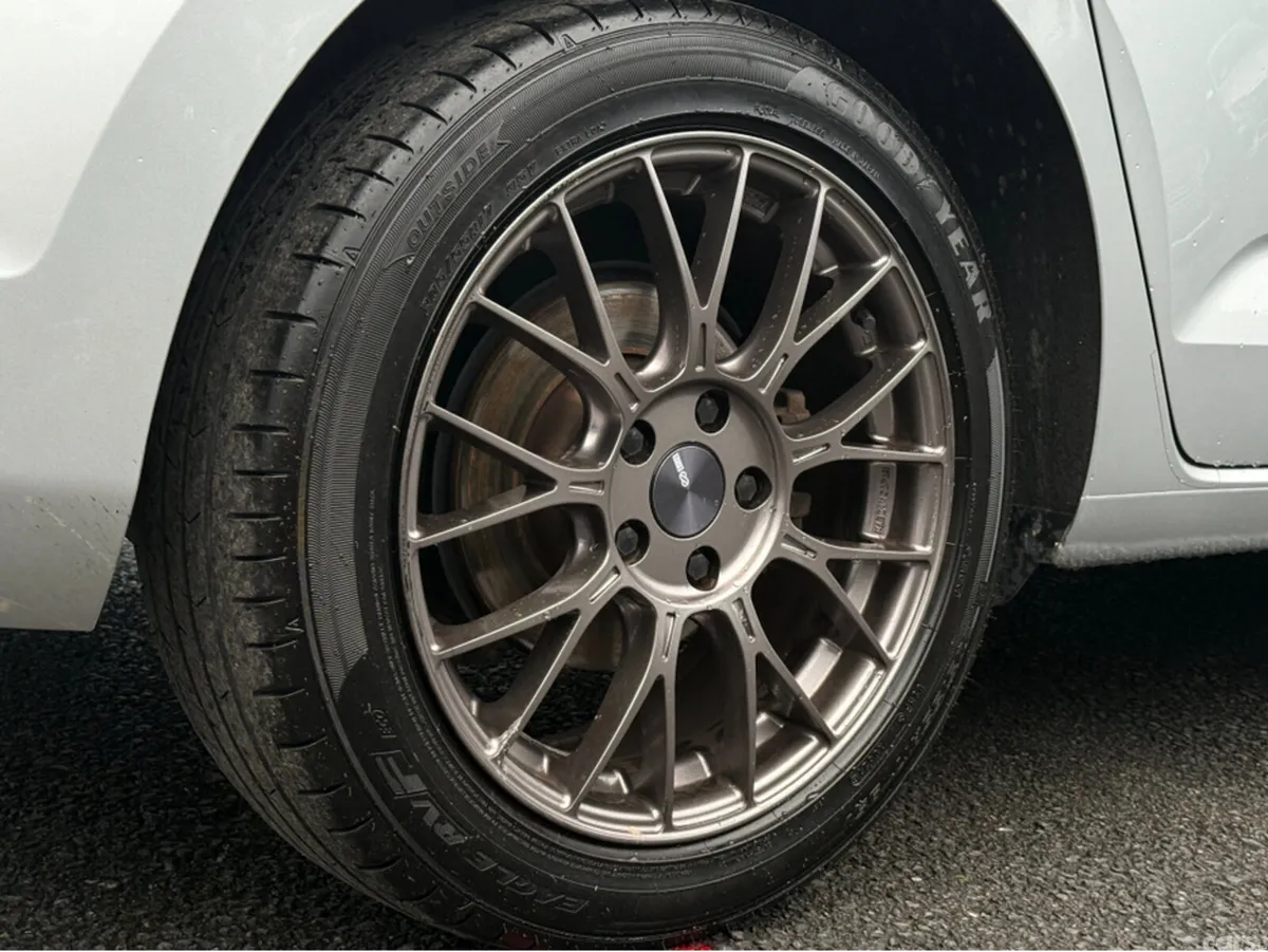 Volkswagen Touran MPV, Petrol, 2016, Silver