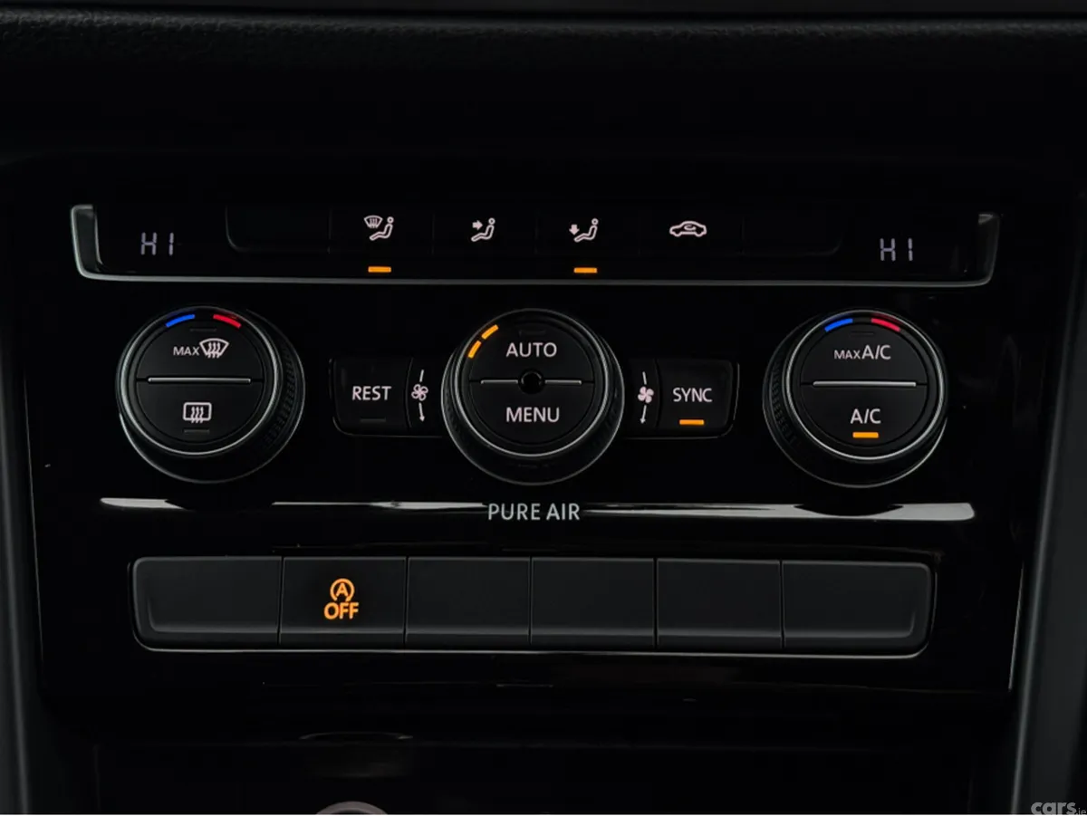 Volkswagen Touran MPV, Petrol, 2016, Silver