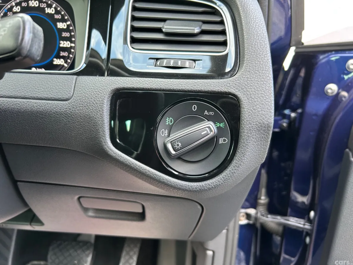 Volkswagen Golf Hatchback, Petrol, 2018, Blue