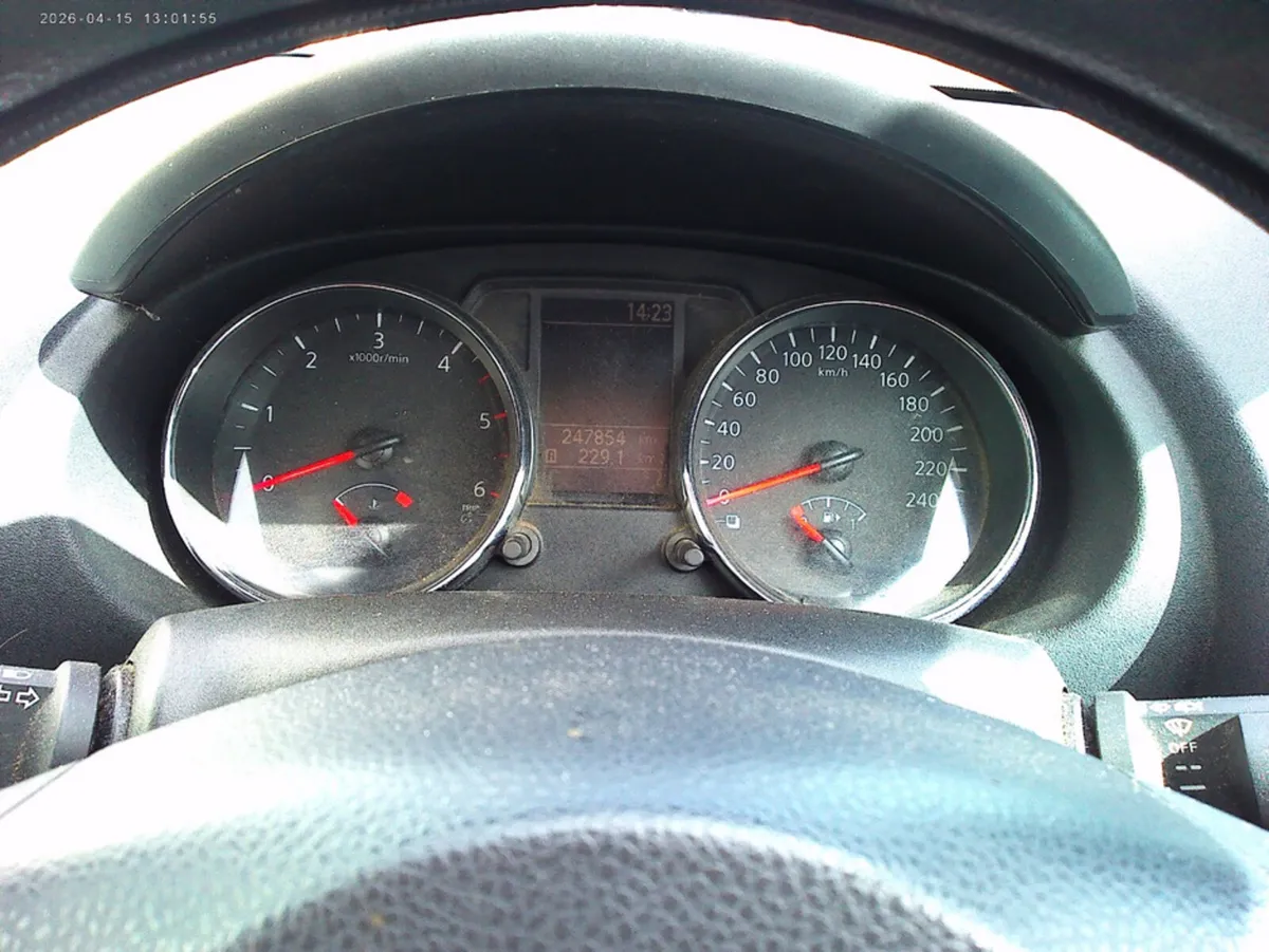 Nissan Qashqai Hatchback, Diesel, 2011, Red