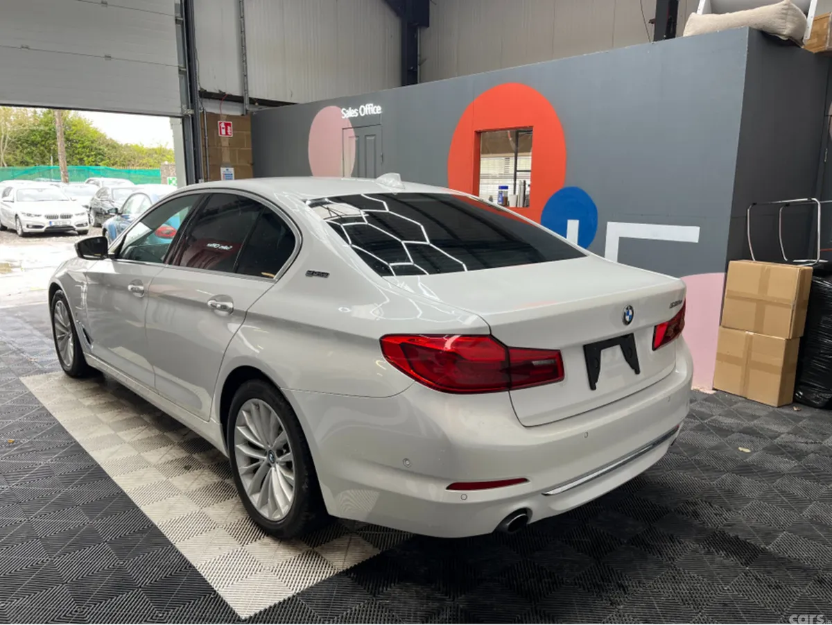 BMW 5-Series Saloon, Petrol Plug-in Hybrid, 2017, White