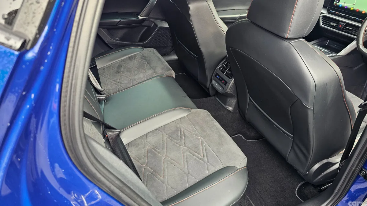 SEAT Leon Estate, Petrol Plug-in Hybrid, 2021, Blue